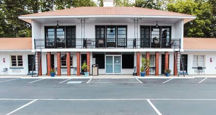 7 Gables Inn