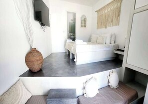 Tabla de planchar con plancha, wifi y ropa de cama 