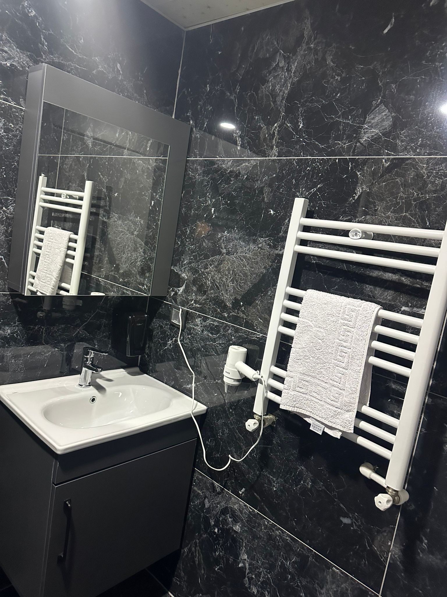 Deluxe-Apartment, Balkon, Gartenblick | Badezimmer