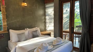 Deluxe Double Room, Patio, Garden View