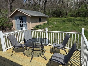 Outdoor dining - South of Grand Cottage (Des Moines)
