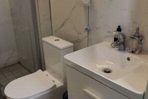 Apartment, 1 Schlafzimmer | Badezimmer