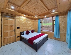Deluxe Double Room, Balcony, Mountain View - Nambardaar Homestay (Fagu)