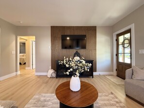 Room - Cozy Oasis Located 15 min from Penn State University (Port Matilda)