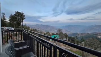 Deluxe dubbelrum - balkong - utsikt mot bergen | Boendeområde