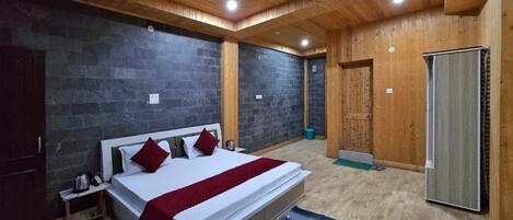 Habitación doble Deluxe, balcón, vista a la montaña | Wifi gratis