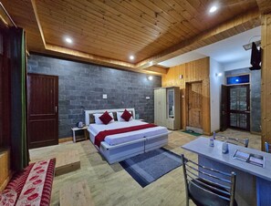 Quarto casal luxo, sacada, vista para a montanha