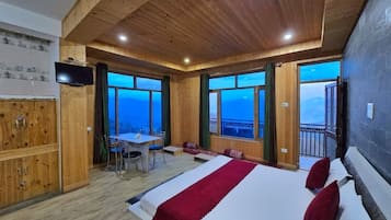 Deluxe dubbelrum - balkong - utsikt mot bergen