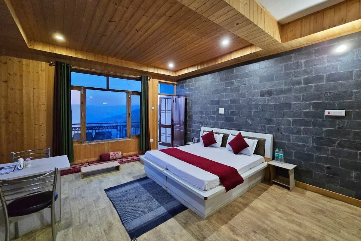 Deluxe Double Room, Balcony, Mountain View