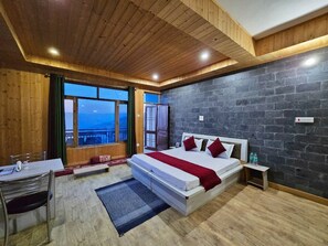 Quarto casal luxo, sacada, vista para a montanha