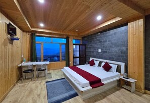 Deluxe Double Room, Balcony, Mountain View - Lucky Homestay (Theog)
