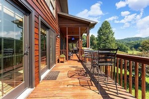 Outdoor dining - NC Hillside Estate Peaceful Escape with Panoramic Views (Franklin)