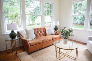 Living area - 3-bedroom house in historic Belhaven (Jackson)