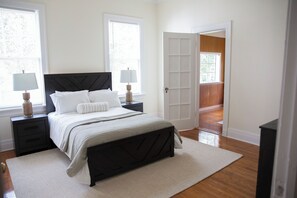 Room - 3-bedroom house in historic Belhaven (Jackson)