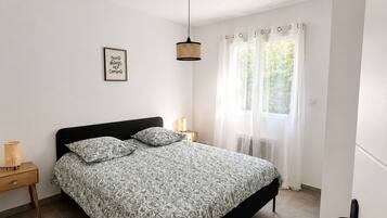2 Schlafzimmer, Bügeleisen/Bügelbrett, Reisekinderbett, kostenloses WLAN