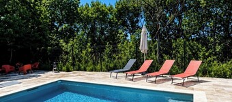 Maison neuve avec piscine privée