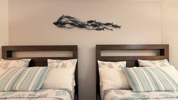 2 bedrooms, desk, iron/ironing board, WiFi