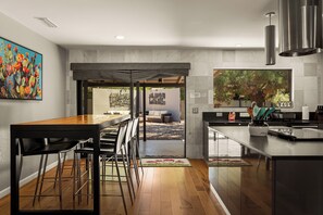 Interior - Red Rock Spa & Gym / Hiking at Javelina Vortex Charming 3-bedroom house (Sedona)