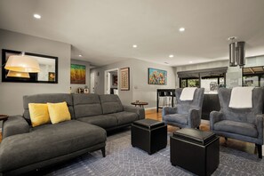 Interior - Red Rock Spa & Gym / Hiking at Javelina Vortex Charming 3-bedroom house (Sedona)