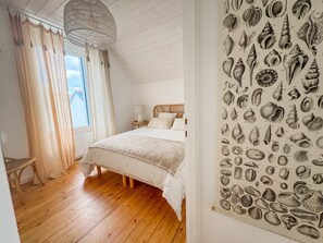 3 bedrooms, iron/ironing board, WiFi, bed sheets - Holiday Home “Léchiagat” with Private Terrace and Wi-Fi (Treffiagat)
