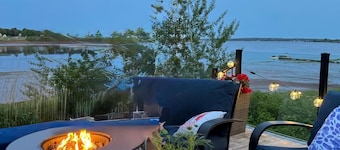 Luxury Beachfront Private Beach Sleeps 10 Kayak paddle Boat