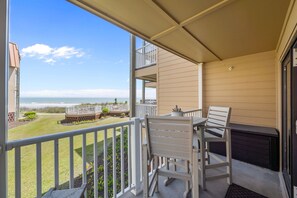 Property grounds - Heron’s Reserve | Oceanfront + Beach Access (North Topsail Beach)