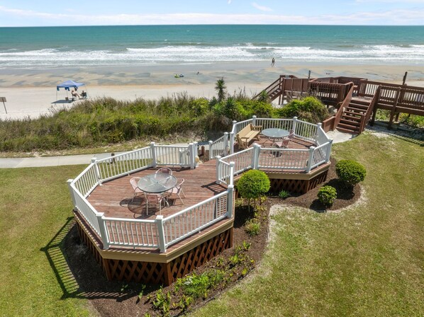 Outdoor dining - Heron’s Reserve | Oceanfront + Beach Access (North Topsail Beach)