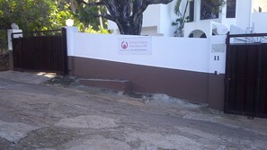 Property grounds - Hilltop 5-Bedroom Ocean View Residence (Sosua)