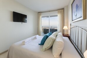 Iron/ironing board, free WiFi, bed sheets - FRONTAL AL MEDITERRANEO - only families (Playa de Gandía)