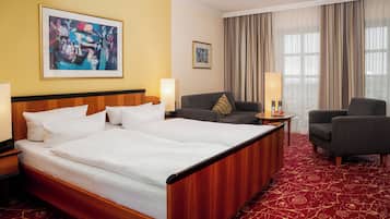 Hochwertige Bettwaren, Minibar, Zimmersafe, Schreibtisch