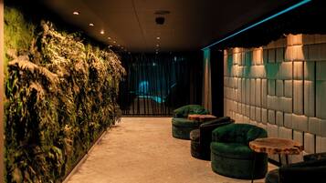 Couples treatment rooms, sauna, hot tub, steam room, body treatments