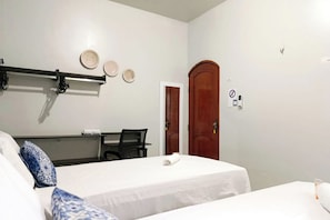 1 habitación, tabla de planchar con plancha y acceso a internet 