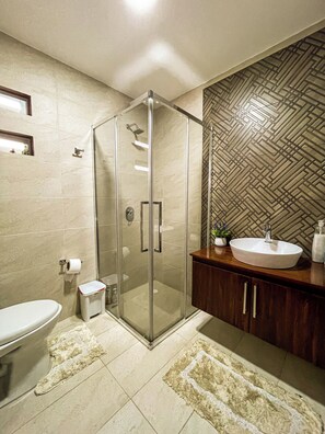 Bathroom - Casa completa en Cuenca, comoda, amplia y bien ubicada. Ideal para grupos. (Cuenca)