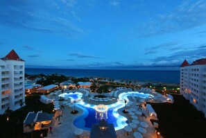 Pool - Jamaica Family Escape All Inclusive Resort (Runaway Bay, St. Ann)