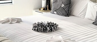 Glitz & Glam Guesthouse