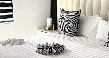 Glitz & Glam Guesthouse