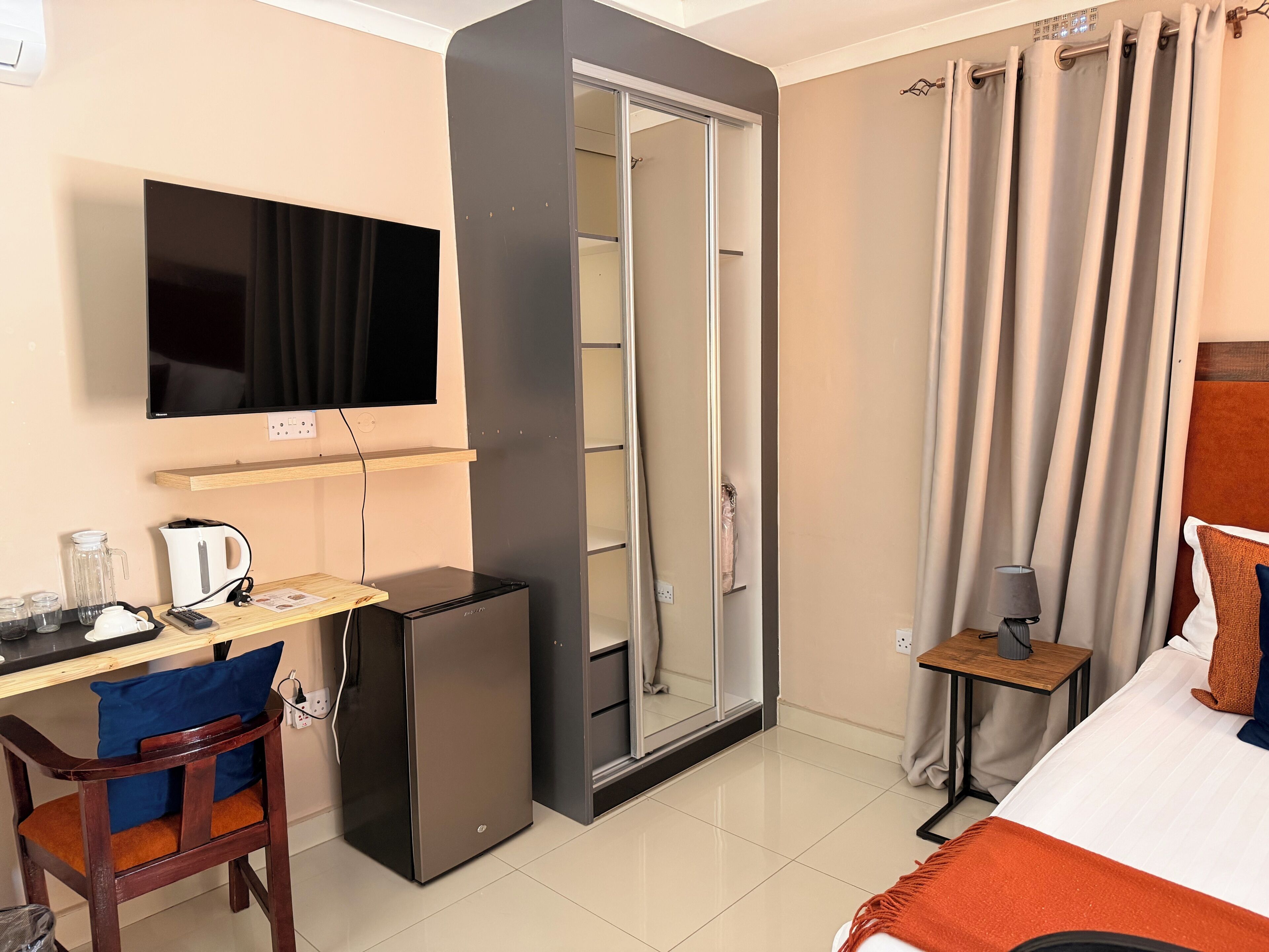 Executive Studio Suite, Pool View