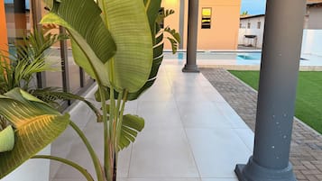 Executive Studio Suite, Pool View | Exterior detail