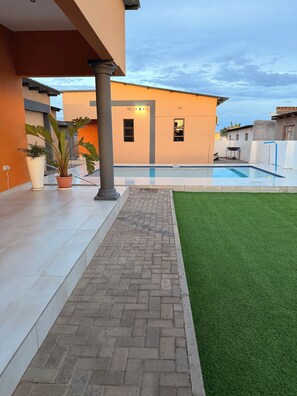 Suite Studio Exécutive, vue piscine | Piscine