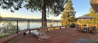 Beachfront Bliss: Private Oyster Beach & Stunning Views