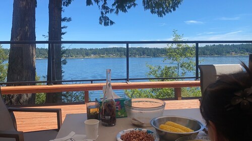 Beachfront Bliss: Private Oyster Beach & Stunning Views