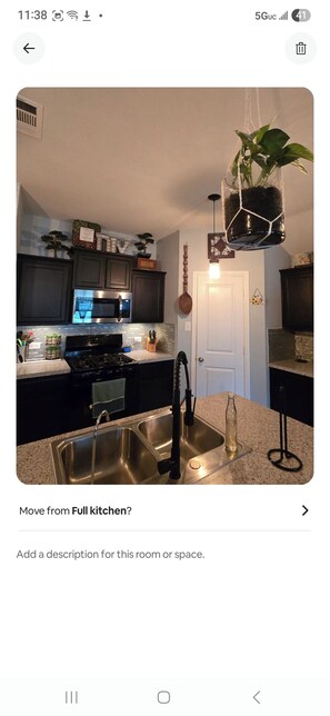 Private kitchen - Pet Friendly Boho Farmhouse Escape fully fenced (Crowley)