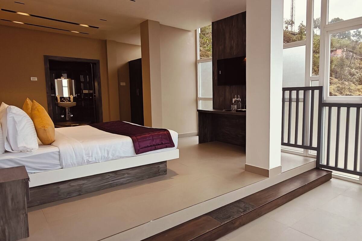 Studio Suite Bulan Madu, pemandangan bukit | Seprai premium, selimut bulu angsa, dan tempat tidur Select Comfort