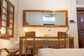 4 soverom, skrivebord, strykejern/-brett og wi-fi (inkludert)