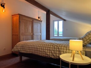 3 bedrooms, free WiFi, bed sheets