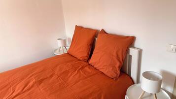 3 bedrooms, free WiFi, bed sheets