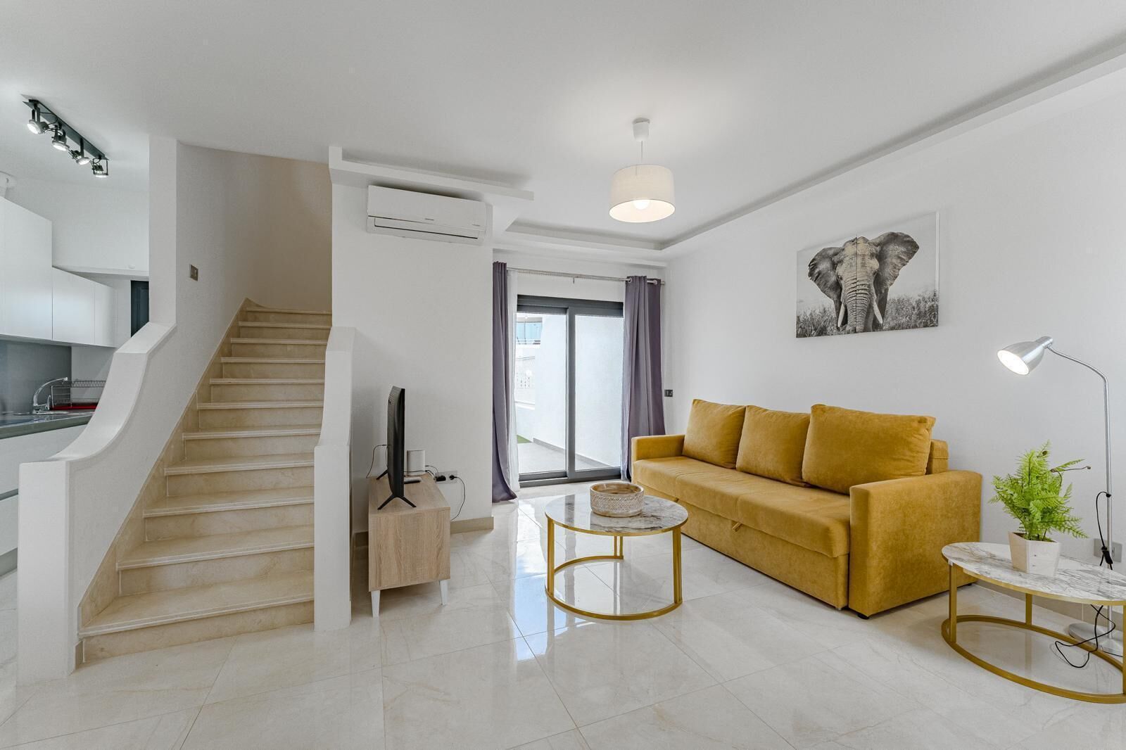 Family Bungalow, Pool View | Living area