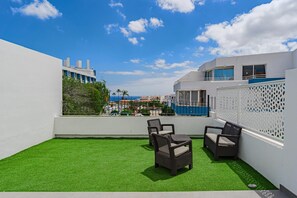 Bungalow familiar, vista a la alberca | Terraza o patio