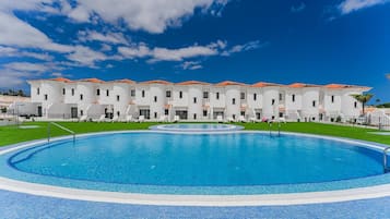 Familiebungalow - udsigt til pool | Pool