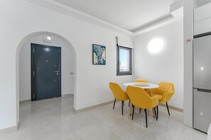 Bungalow familiar, vista a la alberca | Restaurantes